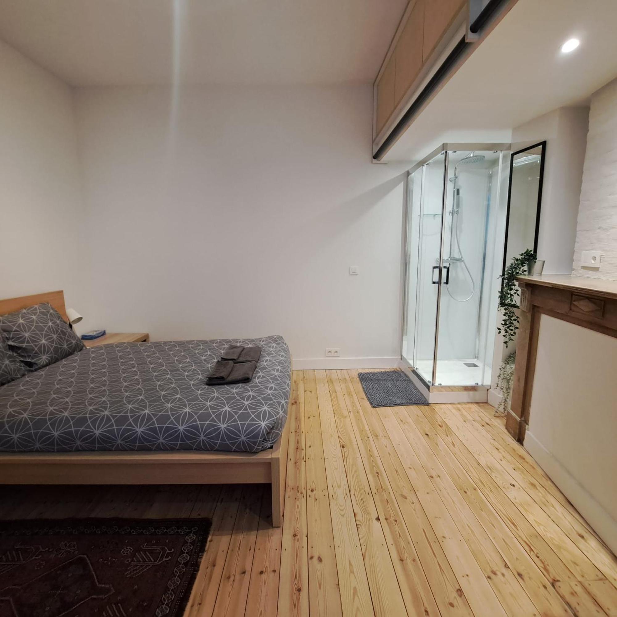 Comfortable Room With Terrace European Parliament Bryssel Exteriör bild